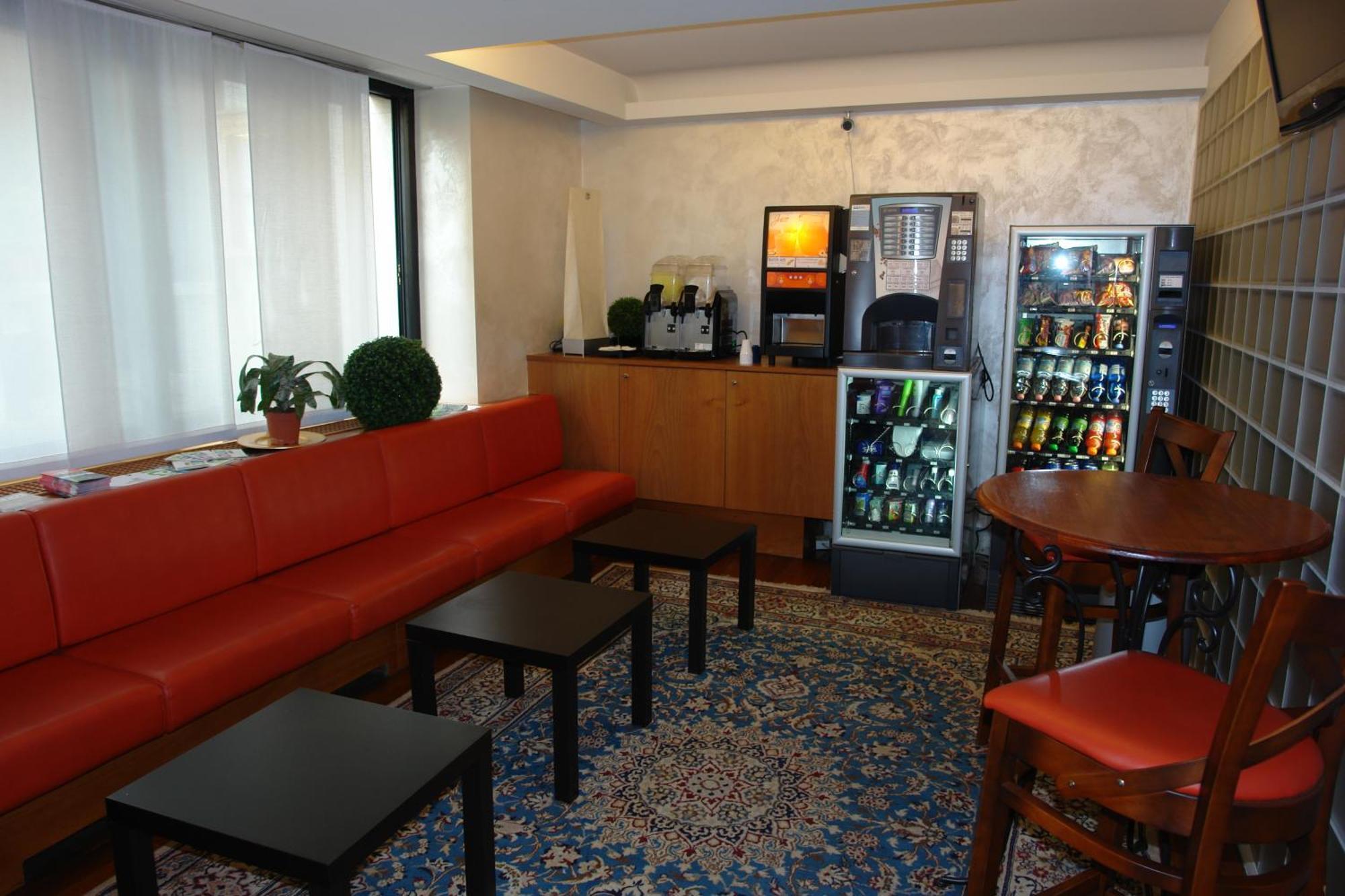 Hotel Bahnhof Haus Chiasso Dış mekan fotoğraf