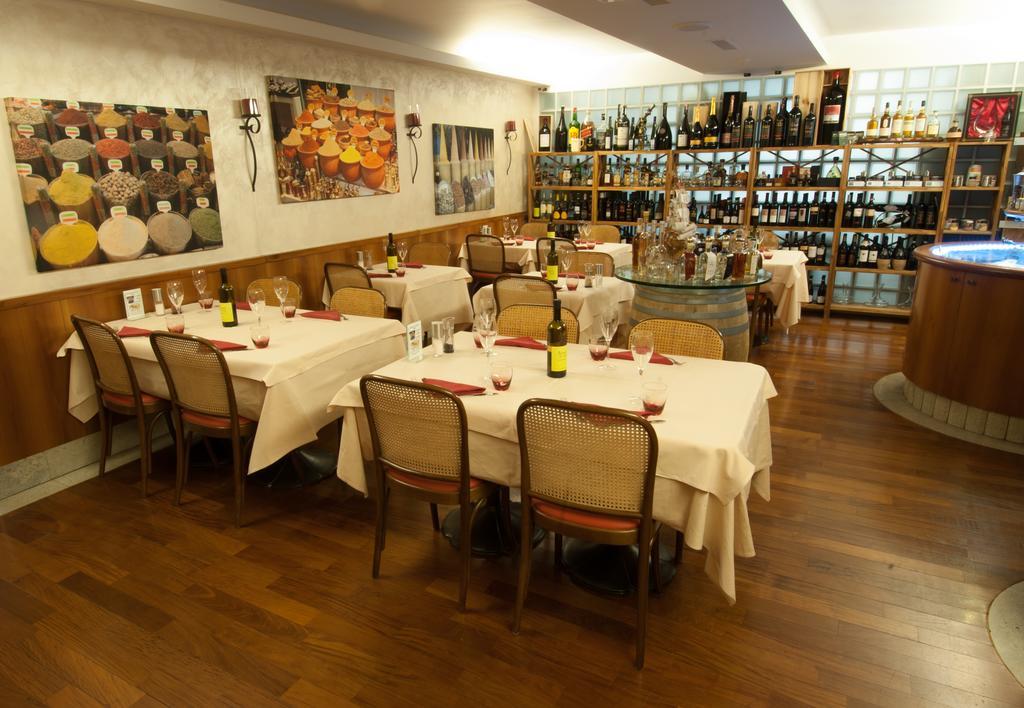 Hotel Bahnhof Haus Chiasso Dış mekan fotoğraf