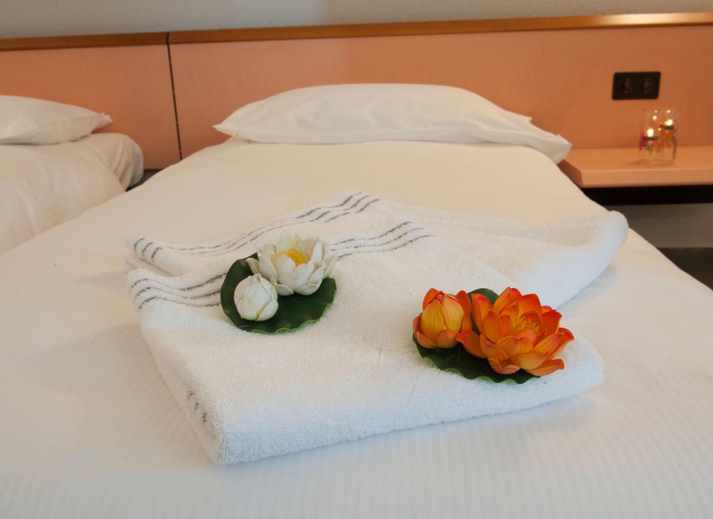 Hotel Bahnhof Haus Chiasso Dış mekan fotoğraf