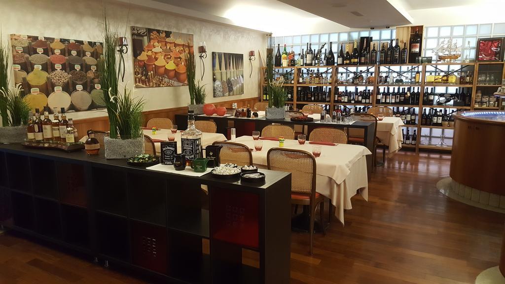 Hotel Bahnhof Haus Chiasso Dış mekan fotoğraf