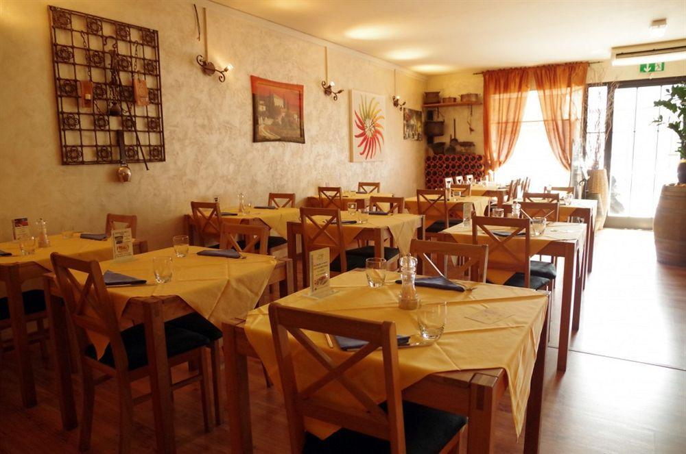 Hotel Bahnhof Haus Chiasso Dış mekan fotoğraf