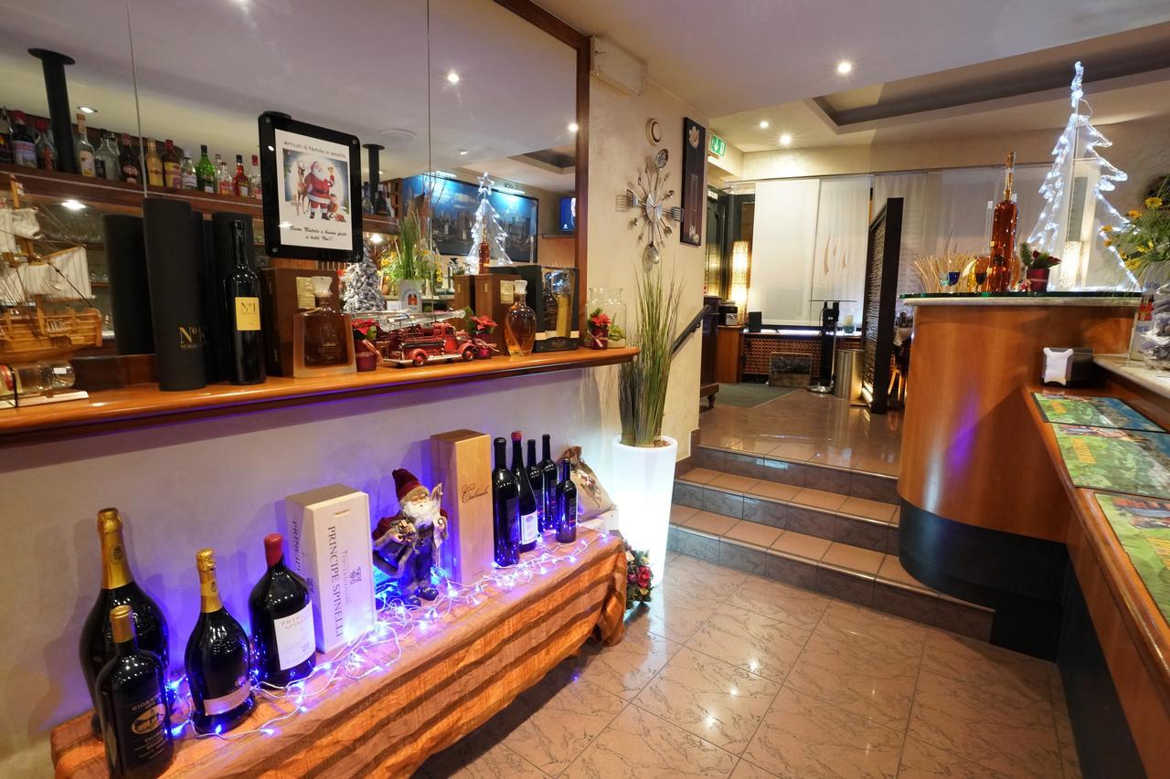 Hotel Bahnhof Haus Chiasso Dış mekan fotoğraf