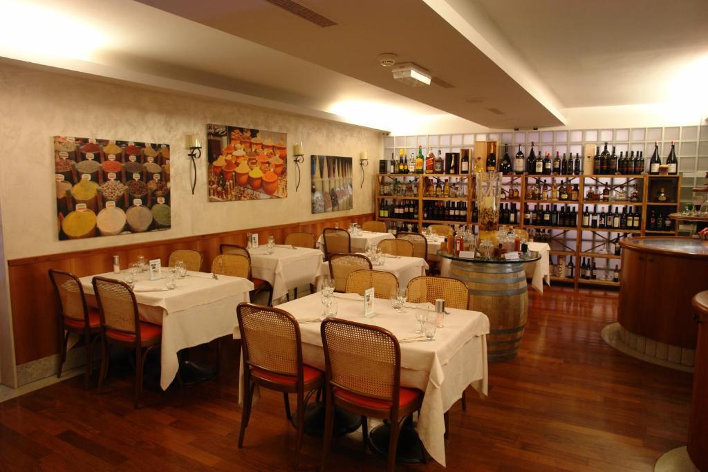 Hotel Bahnhof Haus Chiasso Dış mekan fotoğraf