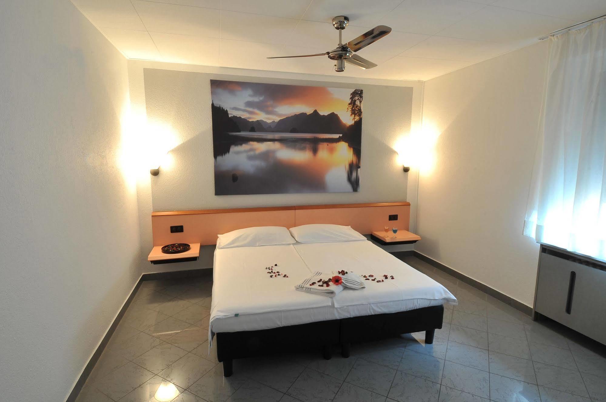 Hotel Bahnhof Haus Chiasso Dış mekan fotoğraf