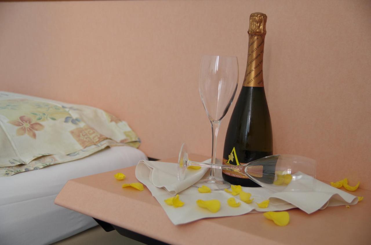 Hotel Bahnhof Haus Chiasso Dış mekan fotoğraf