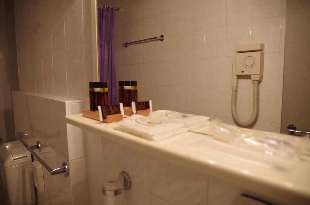Hotel Bahnhof Haus Chiasso Dış mekan fotoğraf